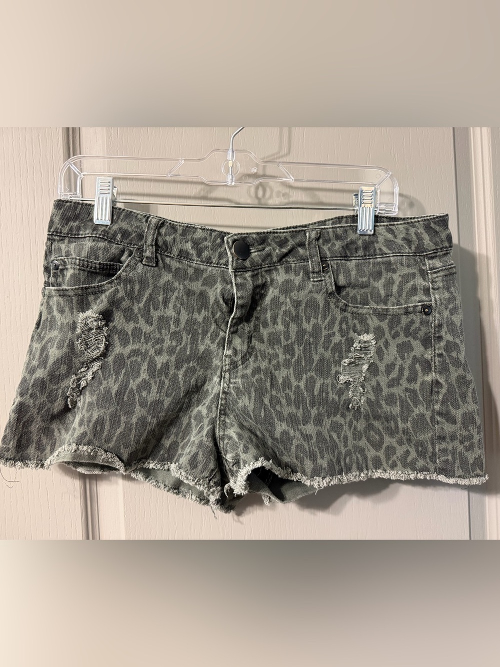 Women’s Leopard Print Distressed Denim Shorts - Gray/Olive Sz 30